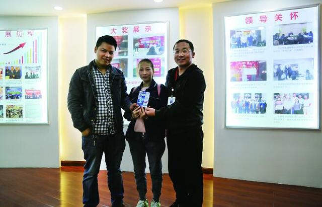 北碚小两口欢喜露脸领体彩顶呱刮25万大奖