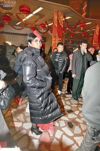 外媒赞央视春晚零广告 缺精品节目模式老套