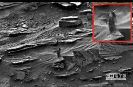NASA火星照片现疑似长发露胸女外星人(图)