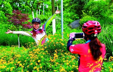 今日局部有暴雨雷电冰雹 周末阳光灿烂适宜踏青