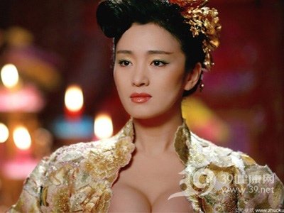 <em>女人的胸部</em>多大才算完美?