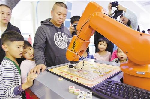 重庆机器人市场应用型人才紧缺 企业开几十万