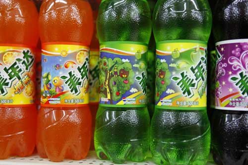 美年达新装上市 重庆中小学生画作登上饮料包