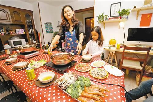 重庆妹成西班牙“美食网红”