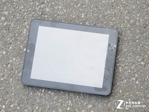 钢化玻璃是否属实 看编辑蹂躏平板电脑屏幕