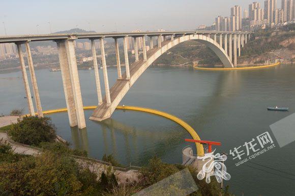 总投资2.1亿元 万州长江公路大桥防撞栏投用