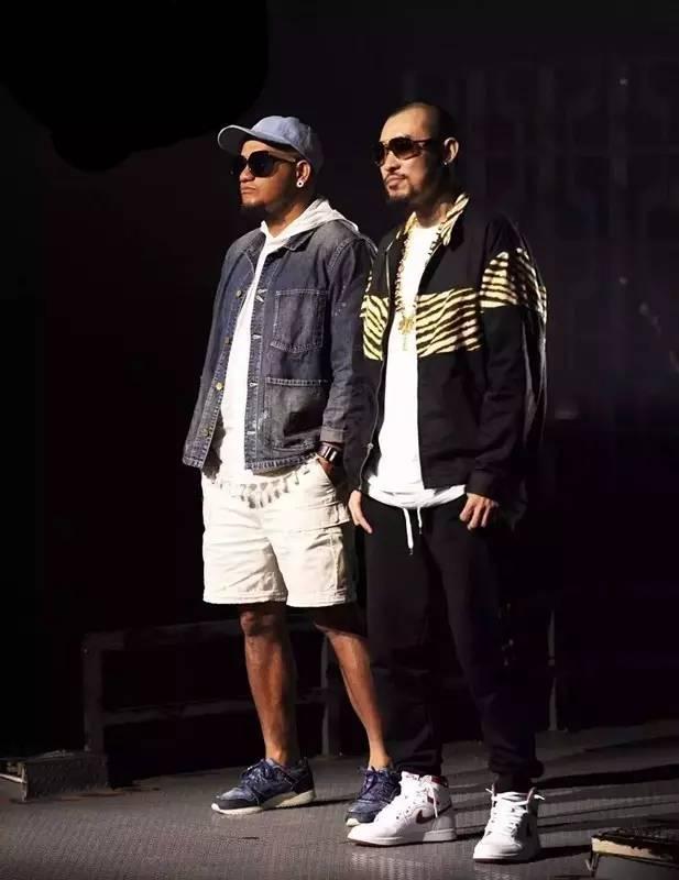 与中国有嘻哈相比 重庆这场顶尖时尚展演更酷