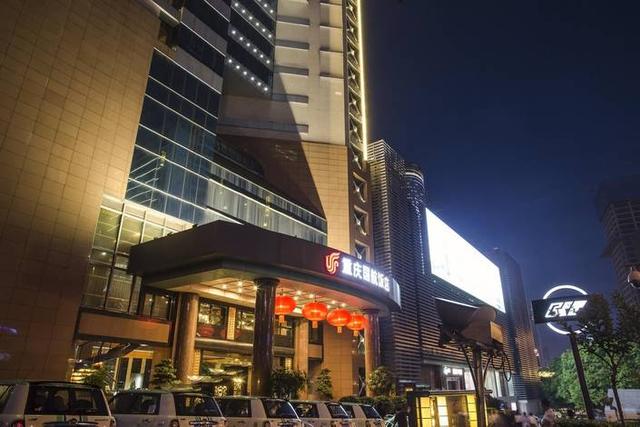 楼展厅,6-16楼房间,容纳近400家企业,地址:江北区洋河一路,观音桥商圈