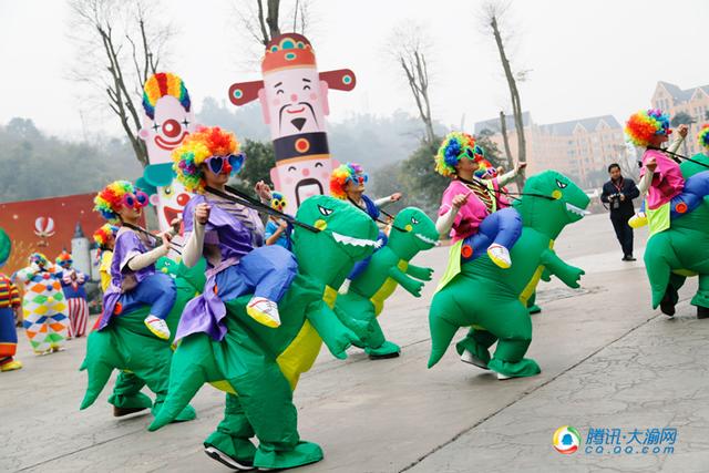 春节不出远门照样耍嗨 乐和乐都国际小丑节来