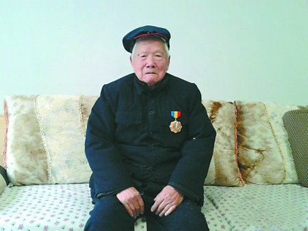 黄埔兄弟俩失散24年 志愿者发微博找到_大渝网