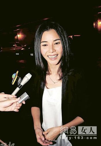 <em>郑伊健发型</em> 搞笑图片