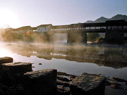 八月蜜月之旅 四大锁住爱情之地_国内游