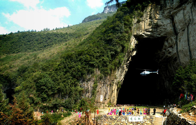 全国十城送清凉 湖北利川十万张旅游年卡免费