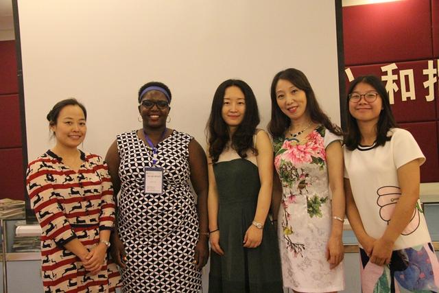 美国庞帕诺海滩高中访问重庆市复旦中学