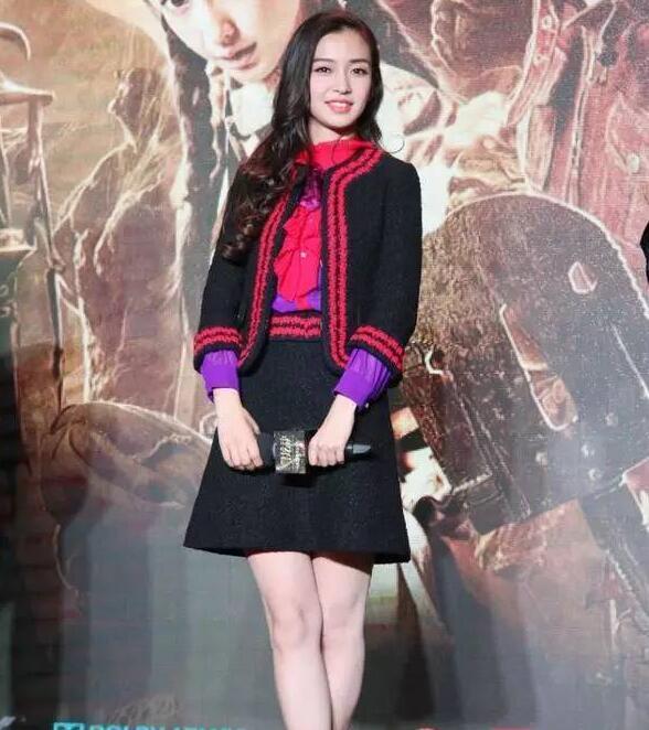 明星撞衫大盘点:杨幂蕾丝连衣裙重返18岁