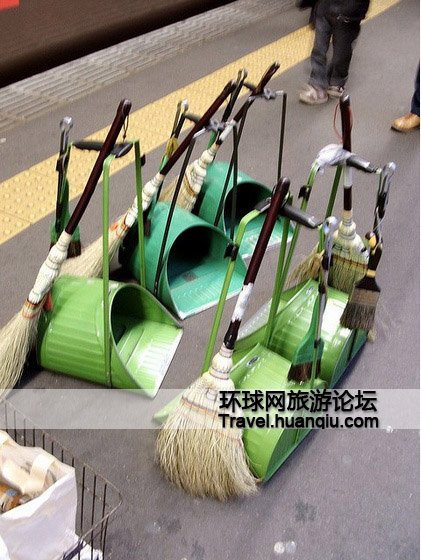 日本街道上没有垃圾箱 乱扔垃圾会坐牢