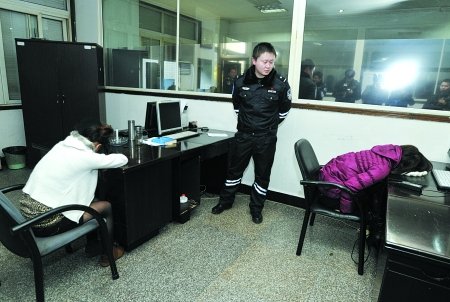 <em>冰恋勒死</em>掐死图片