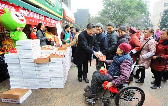 烟台市农业局化身爱心大使来渝 送苹果传递平