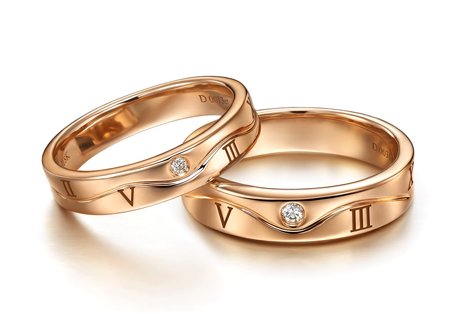 最时尚的订婚戒指和结婚戒指套