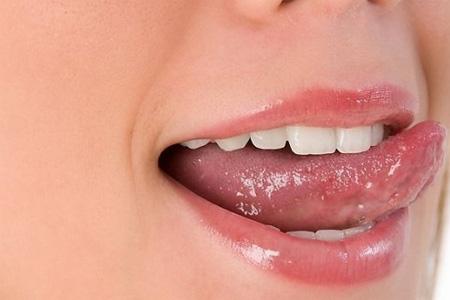 17岁少年溃疡两月置之不理 切掉一半舌头