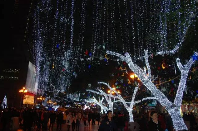 美哭！解放碑为你点亮360度无死角的夜色之美~