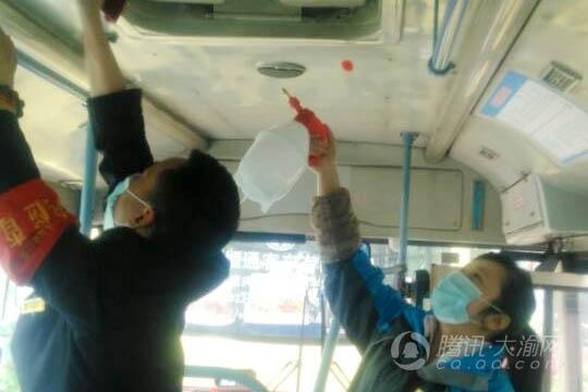 春季细菌易滋生 重庆188辆公交车陆续消毒清洁