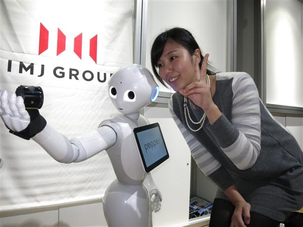 台湾引进日本最强机器人堂倌:能看懂人类表情