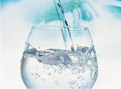 水是最好的药 10种病一杯开水就能解决