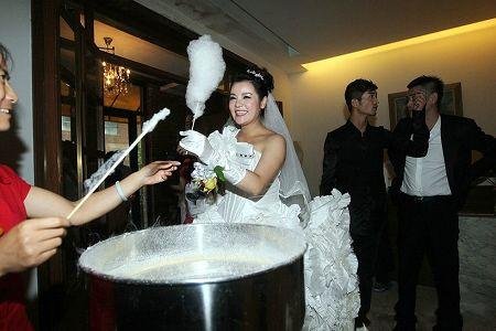 男婚女嫁 婚嫁头条  正文  [ 导读]7月28日,旅游卫视著名主持人雷悦与
