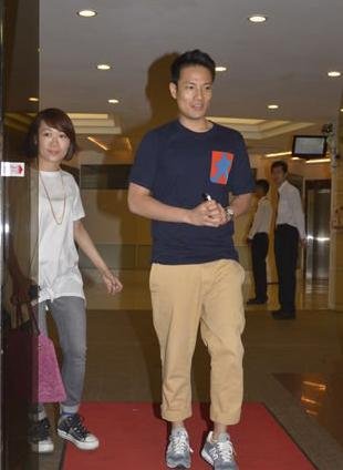 杨千嬅与儿子已秘密出院 丁子高心疼其喂人奶