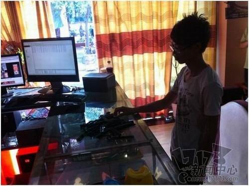 网吧男子恶搞视频,网吧男子恶搞视频大全