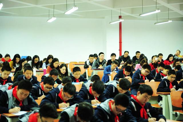 乡村教师在巴蜀中学参培 洞察教学中的“潜能与个性”