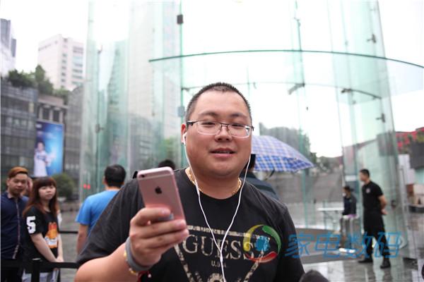 iPhone 6S\/6S Plus重庆首发 玫瑰金受热捧 黄牛