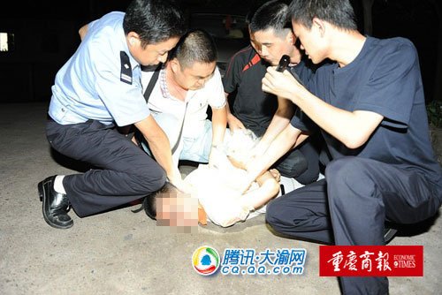 长安司机撞死老人逃逸 民警守6小时抓人_新闻