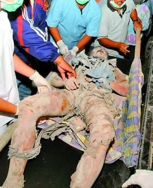 印尼地震海啸火山3大灾难致300多人亡