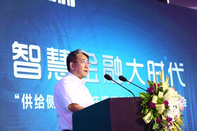 重庆银行携手数联铭品开启小微贷款大数据时代