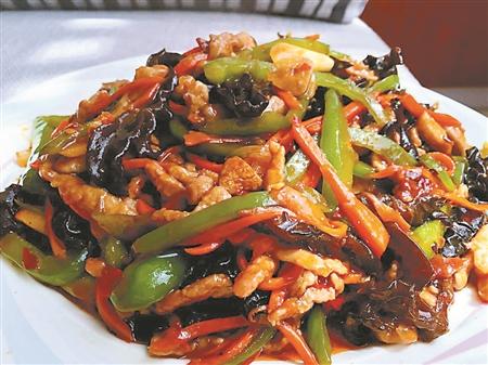 东北小伙吃饭拒买单:为什么鱼香肉丝没有鱼?