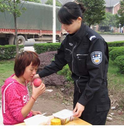 自闭女重庆走失 九龙坡警方联动40小时寻亲之