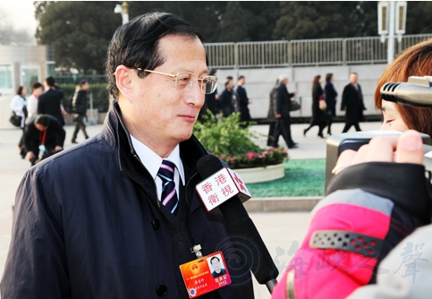 重庆一中鲁校长接受海峡之声记者专访