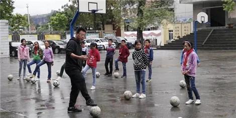 点赞!万州89所农村学校享受足球教育和魅力