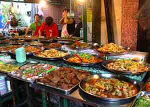 守住六准则 小编教你怎样吃对路边摊小吃_热门