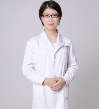 儿科医生：孩子常挤眉弄眼可不一定是“调皮”