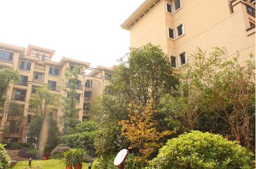 翡翠城一期交房 二期102万=152㎡洋房生活方