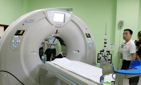 重医附二院引入首台640层CT 人体如拍3D电影