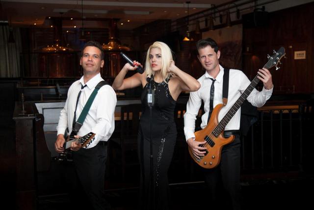 德式自助餐、豪华海鲜自助餐，任你切换！