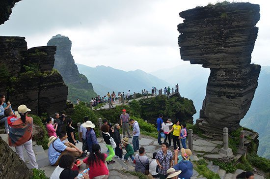 六千游客端午游梵净山避暑 学生免门票进山