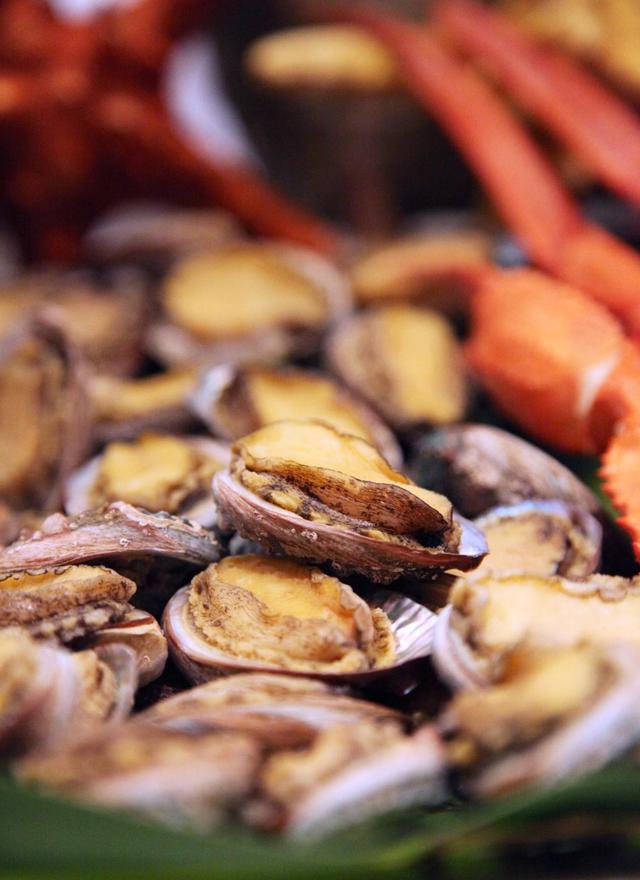 德式自助餐、豪华海鲜自助餐，任你切换！