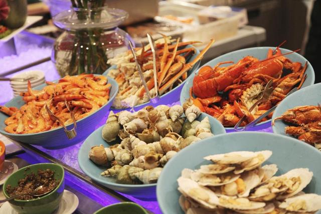 德式自助餐、豪华海鲜自助餐，任你切换！