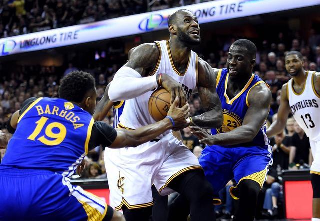 骑士擒勇士总比分3-3 詹皇41+8+11库里遭驱逐