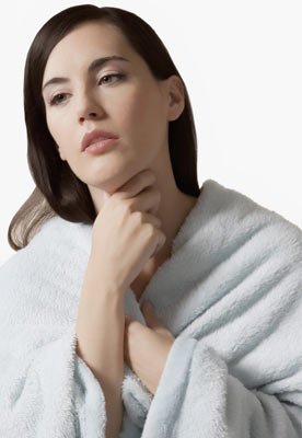 女性乳房大小与哪些因素相关